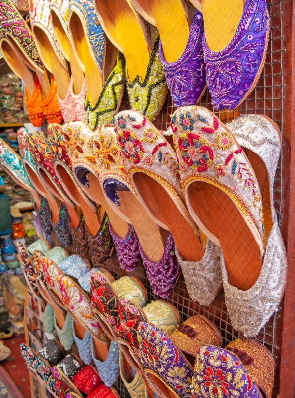 shoes-at-textile-souk-dubai